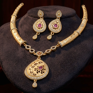 Conjunto de Joyería AD Chapado en Oro, Conjunto de Collares Modernos AD, Joyería de Moda, Collares con Piedras AD, Conjunto de Joyería de Latón Dorado - Product Image 3