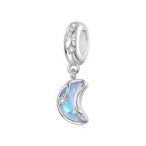 Amuleto de Luna Plateado con Incrustaciones de Ópalo y Estrellas de Diamantes, Joyería Romántica Unisex - Product Image 1