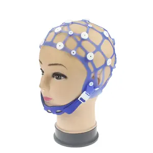 전극이없는 EEG 모자는 의료 장비와 일치합니다.