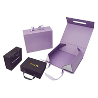 Nouvelle boîte pliante en papier kraft avec gaufrage et pelliculage mat, revêtement UV, taille et couleur personnalisables, emballage artisanal OEM