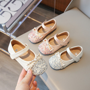 Scarpe da principessa ragazze 2024 nuove scarpe in pelle da ragazza alla moda con suola morbida di cristallo scarpe Casual brillanti - Product Image 1
