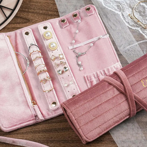 Bolsa enrollable para joyas de terciopelo suave, bolsa de almacenamiento de joyas de gamuza de alta gama, bolsa para joyas de gran capacidad, regalo para el Día de la Madre. - Product Image 3