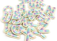 Patchs de vêtement à la mode Top qualité 3 M bâton de colle sur le support 3D gonflé arc-en-ciel couleur broderie Alphabet anglais lettre patchs