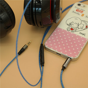 Cable de auriculares Sol Republic de 3,5 mm para dispositivos MP3 con control en línea - Product Image 4