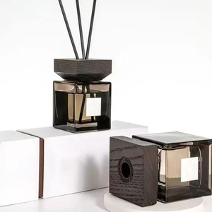 Chai thủy tinh vuông trong suốt 50ml, 100ml, 150ml, 200ml dùng cho tinh dầu thơm, kèm nắp gỗ và que khuếch tán hương thơm - Product Image 3