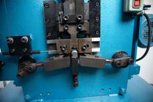 Máquina para fabricar grapas sueltas tipo C (C17, C24, C45, <span class=keywords><strong>C20</strong></span>, C30) para jaulas de animales y cerdos - Product Image 5