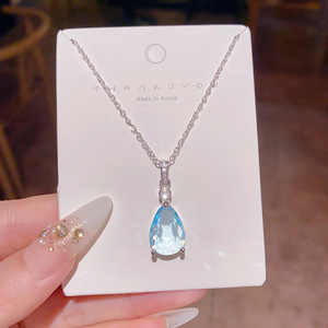 Collier Pendentif Goutte d'Eau Bleue en Zircon pour Femme, Simplicité et Luxe Léger, Chaîne de Clavicule Haut de Gamme Électroplaquée, Tendance X2213 Si - Product Image 3