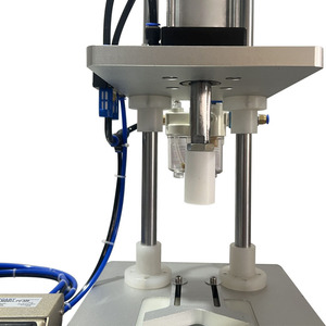 Machine de bouchage semi-automatique pneumatique pour bouteilles chimiques avec réservoir sous pression, facile à utiliser - Product Image 4