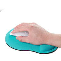 Accessoires informatiques, faible MOQ, couleur unie, logo personnalisé, design anime et dessin animé, tapis de souris gaming en EVA avec repose-poignet, en stock