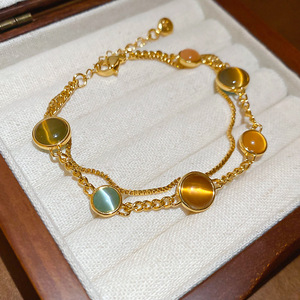 Pulsera de eslabones de cadena de doble capa con piedra ojo de gato chapada en oro de 18 quilates para mujer - Product Image 2