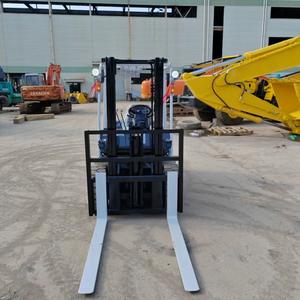 Montacargas TCM <span class=keywords><strong>de</strong></span> 3 Toneladas, Importado <span class=keywords><strong>de</strong></span> Japón, Motor Isuzu, Montacargas <span class=keywords><strong>de</strong></span> Segunda Mano para Almacén, Modelo FD30, Mástil <span class=keywords><strong>de</strong></span> Dos Etapas, Neumáticos Neumáticos - Product Image 3