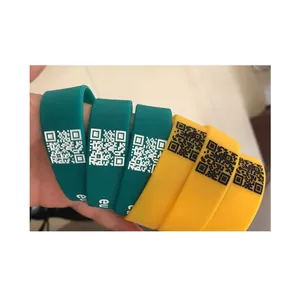 Pulseras de silicona con código QR personalizadas, pulsera de goma con forma especial, venta al por mayor