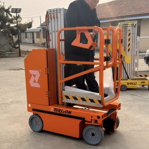 <span class=keywords><strong>Plateforme</strong></span> élévatrice électrique autopropulsée TERLION à mât unique en aluminium avec une hauteur de <span class=keywords><strong>plateforme</strong></span> maximale de 6 m pour les opérations de maintenance en entrepôt - Product Image 2