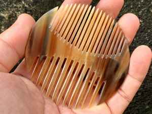 หวีผมเขาควายทำมือแท้ฟันกว้างเรียบช่วยลดการแตกของเส้นผมและเพิ่มความเงางามของเส้นผม - Product Image 4