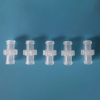 Connecteur Luer double mâle guidé par la drogue Accessoires de distribution d'adhésif de conversion de fil de seringue en plastique PP connecté bout à bout