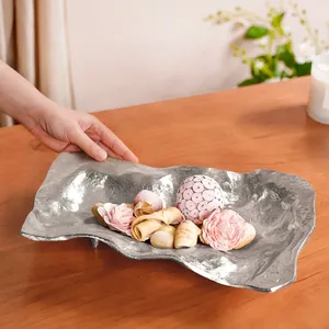 Bandeja decorativa de Metal de aluminio ecológica hecha a mano de primera calidad revestimiento antioxidante para el hogar atractivo estético servir aperitivos café - Product Image 3