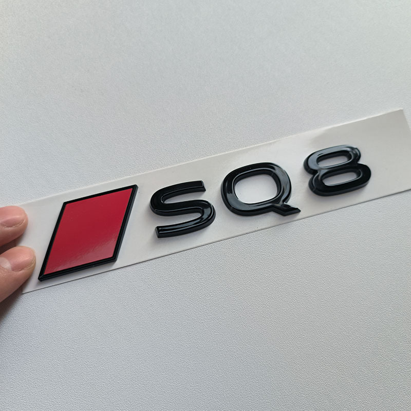 Nouveau carré rouge sq8 noir brillant