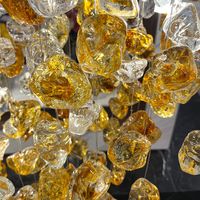 Lustre suspendu moderne sur mesure en verre et cristal de luxe, grand décor en pierre ambrée pour salon, hôtel, villa, maison, escalier