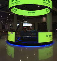 Écran LED circulaire intérieur P1.56 double face flexible et incurvé, suspendu pour les salles d'exposition de détail