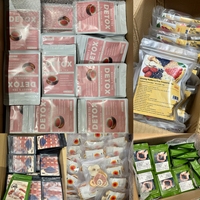Thé aux feuilles de roselle, d'hibiscus, de mûrier et de rose biologique original à base de plantes pour l'équilibre hormonal, l'éclaircissement et le blanchiment de la peau pour les femmes