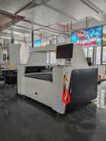 Machine de découpe laser CO2 CNC YOUHAO 6090 80w 100w à positionnement automatique avec caméra CCD pour la découpe de tissus, de vêtements et d'étiquettes