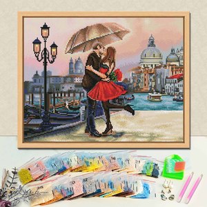 Peinture au diamant 5D sur toile, peinture au diamant de forme spéciale, kits de peinture au diamant DIY personnalisés - Product Image 1