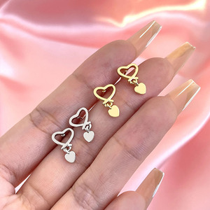 Boucles d'oreilles pendantes en forme de cœur plaquées or 18 carats, design coréen mignon pour femmes - Product Image 1