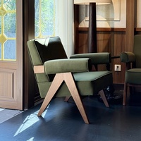 Ensemble table et chaises de restaurant de style nordique avec banquette murale, chaises de salle à manger commerciales en bois massif personnalisables