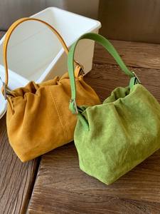 กระเป๋าทรงถังขนาดใหญ่สไตล์เรโทรใหม่สำหรับฤดูใบไม้ร่วงและฤดูหนาว ดีไซน์เกาหลีสุดเก๋ กระเป๋าสะพายข้างแฟชั่น กระเป๋าโท้ทใบเล็ก - Product Image 6