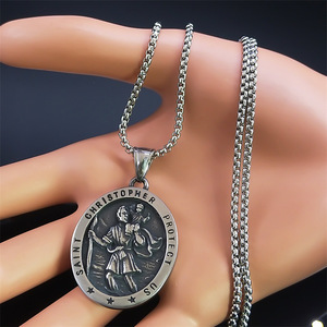 Collier religieux en acier inoxydable avec médailles en argent antique, croix antique, Saint Benito, Saint Christophe, Saint Michel, symboles chrétiens - Product Image 5