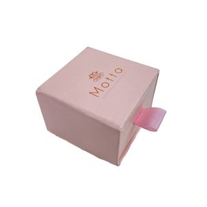 Caja de Envío de Lujo al por Mayor, Kraft, con Laminado Mate, Recubrimiento UV, Cartón Corrugado, Materiales Reciclados, Cierre, Logotipo Personalizado para Regalos - Product Image 4