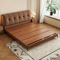 Quadratisches Cloud-Puff-Stoffbett, weiches Polster-Kopfteil, Mid-Century Walnussrahmen Plattform-Doppelbett für das Hauptschlafzimmer