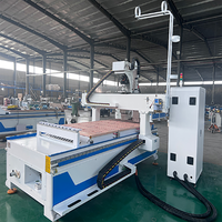 Routeur CNC à commande numérique ATC linéaire 4x8 pour le travail du bois en promotion