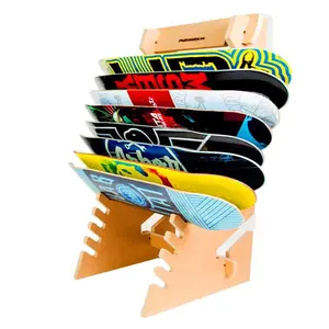 खेल गियर की दुकान प्रदर्शन स्थिरता कस्टम आकार ठोस लकड़ी 8-Layer खुदरा स्केटबोर्ड प्रदर्शन रैक
