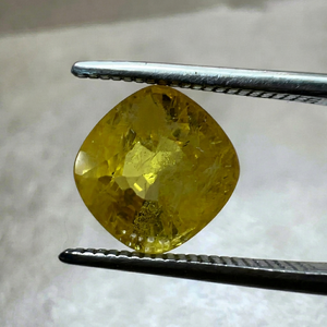 Jai Narayan Gems Saphir Jaune Naturel de Bangkok Certifié GIA 4.18 Ct, Taille Coussin, Pierre Précieuse Jaune Doré Libre pour Bagues et Pendentifs - Product Image 1