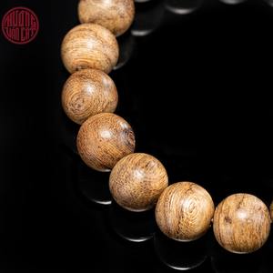 Pulsera de Madera de Agar Natural de Malasia, Cuentas Redondas de 10 mm, Grado Casi Sumergible, Joyería Aromática Hecha a Mano - Product Image 4