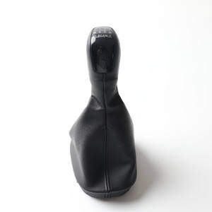 Couvercle en cuir pour pommeau de levier de vitesse de voiture, pour Mercedes-Benz classe C W203 S203, conception ergonomique - Product Image 3