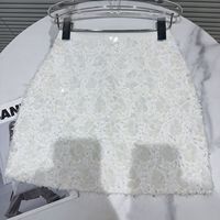 Jupe courte tendance 2025 style influenceur pour femme, jupe mi-longue trapèze printemps
