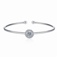 Bracelet minimaliste en argent sterling S925 avec moissanite ronde ouverte de 1 carat VVS1 certifiée GRA pour femme