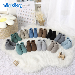 Mimixiong Hiver Tricoté Bébé Chaussures Personnalisé Bébé Chaussons Avec Gants Chauds Soild Couleur Bébé Chaussons et Mitaines 2Pcs Ensemble - Product Image 5