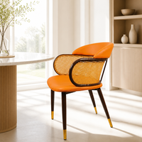 Fauteuil de salle à manger moderne nordique personnalisable pour fournisseur professionnel, en cuir orange avec pieds en bois à embout doré, idéal pour les parcs et les cafés