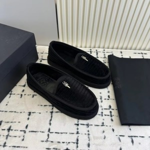 Mocassins noirs à bout épée, chaussures bateau, semelle extérieure en caoutchouc, doublure en peau de mouton, chaussures décontractées respirantes, vente en gros en grandes quantités. - Product Image 2