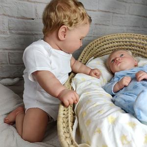 Muñecas Reborn de 50/60CM para niños, ojos verdes, pelo rubio, cuerpo suave y suave, <span class=keywords><strong>muñeca</strong></span> realista para bebés, juguetes para niños - Product Image 2