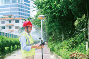 Bonne qualité Hi-target V30 PLUS 440 base de canal et stations de rover gnss GPS RTK configuration du système avec application intelligente - Product Image 5