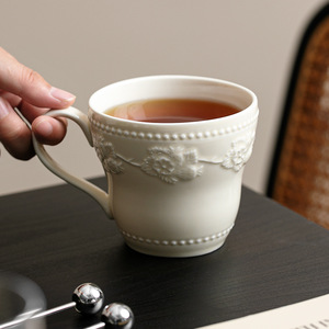 New Product Strawberry Embossed Ceramic Mug Vintage Coffee Cup Elegant Tea Mug - Product Image 3
