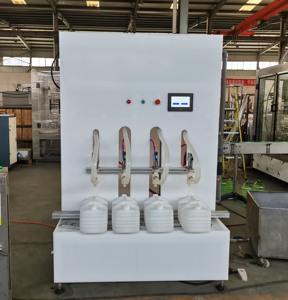 Machine <span class=keywords><strong>de</strong></span> remplissage chimique semi-automatique PLC pour la manipulation <span class=keywords><strong>de</strong></span> bouteilles en plastique <span class=keywords><strong>de</strong></span> boissons, <span class=keywords><strong>de</strong></span> détergents liquides, d'<span class=keywords><strong>eau</strong></span> <span class=keywords><strong>de</strong></span> <span class=keywords><strong>Javel</strong></span> et <span class=keywords><strong>de</strong></span> substances acides corrosives - Product Image 2