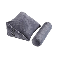 Vente en gros Oreiller de lecture et de télévision en forme de coin super doux avec traversin réglable en mousse à mémoire de forme en velours pour le repos