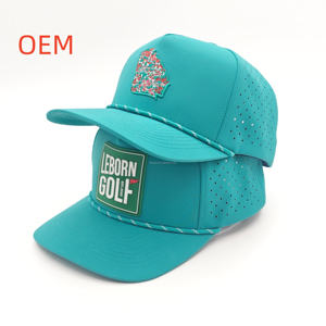 Casquette de baseball personnalisée à 5 panneaux, imperméable, perforée, avec trous découpés au laser, logo en patch PVC caoutchouc, en polyester vert, avec cordon de golf - Product Image 1