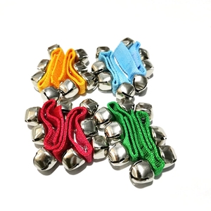 Venta al por mayor de 4 campanas metálicas con banda de nailon para la muñeca, instrumento de percusión Orff para niños. - Product Image 1