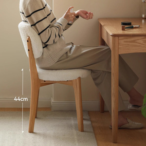 Nordic Simples Madeira Sólida Cadeira De Jantar Branco Soft Bag Stool para Bedroom Dressing <span class=keywords><strong>Dining</strong></span> Room Furniture - Product Image 4